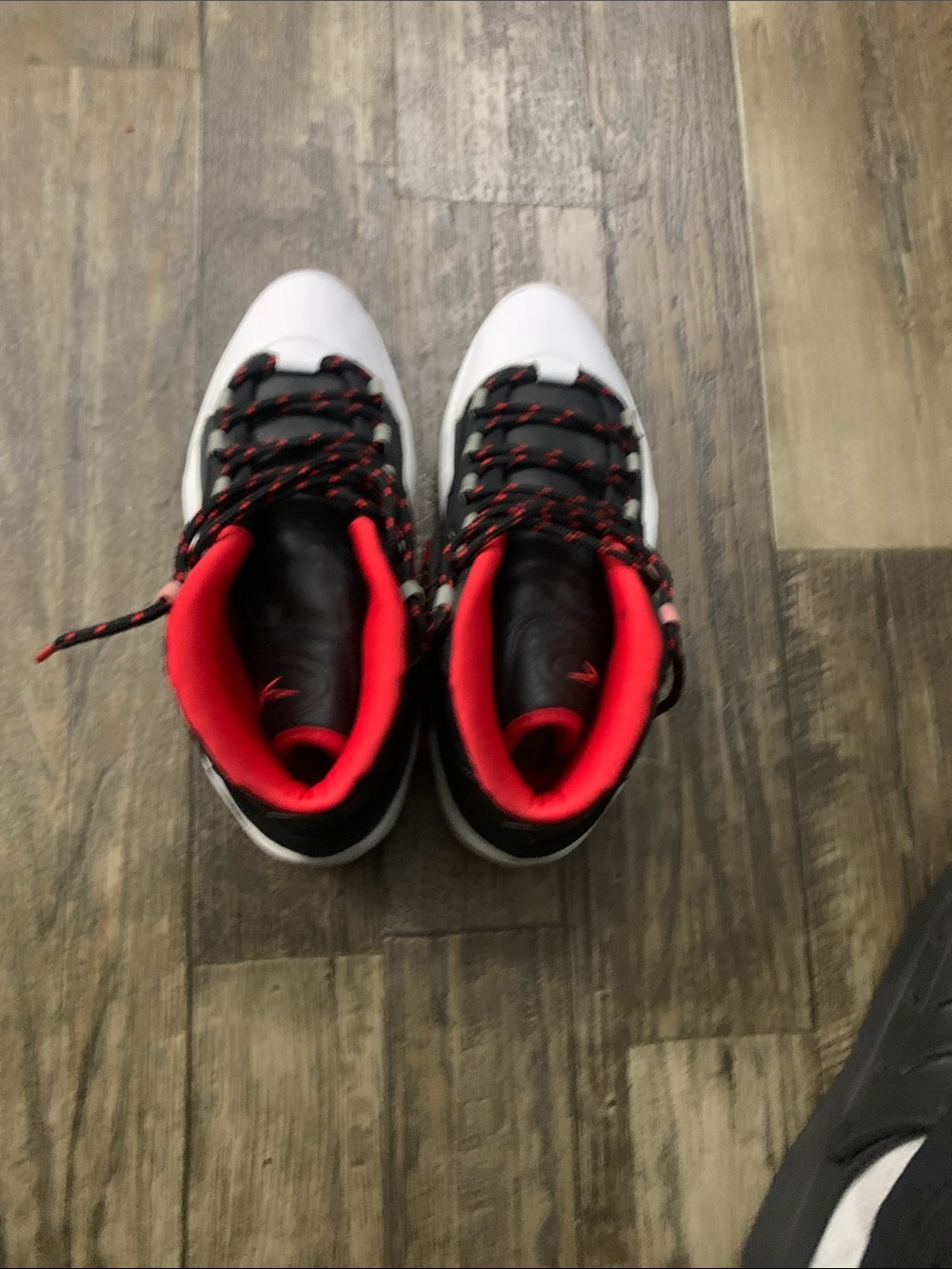 Reebok Men's White Black Red High-Top Sneakers